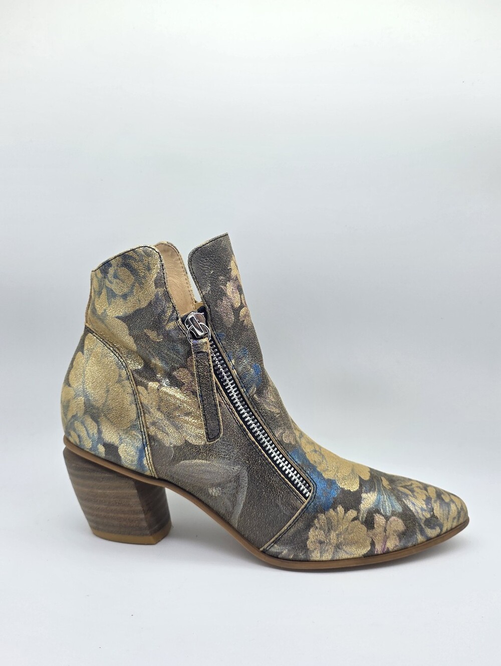 Django & Juliette Jazzy Metallic Floral Leather Boots - Size 37 Whimsigoth Boho